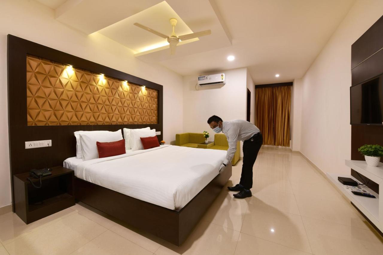 Hotel Bv Colours By Rivido, Begur Main Road Bangalore Eksteriør billede
