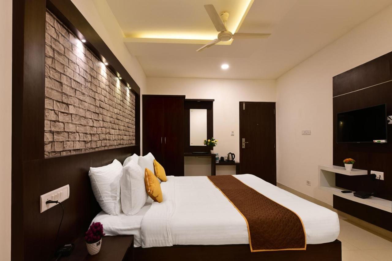 Hotel Bv Colours By Rivido, Begur Main Road Bangalore Eksteriør billede