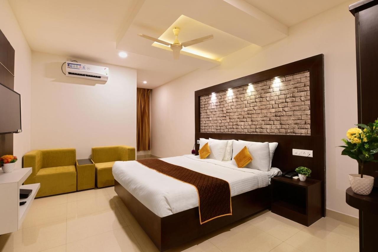 Hotel Bv Colours By Rivido, Begur Main Road Bangalore Eksteriør billede