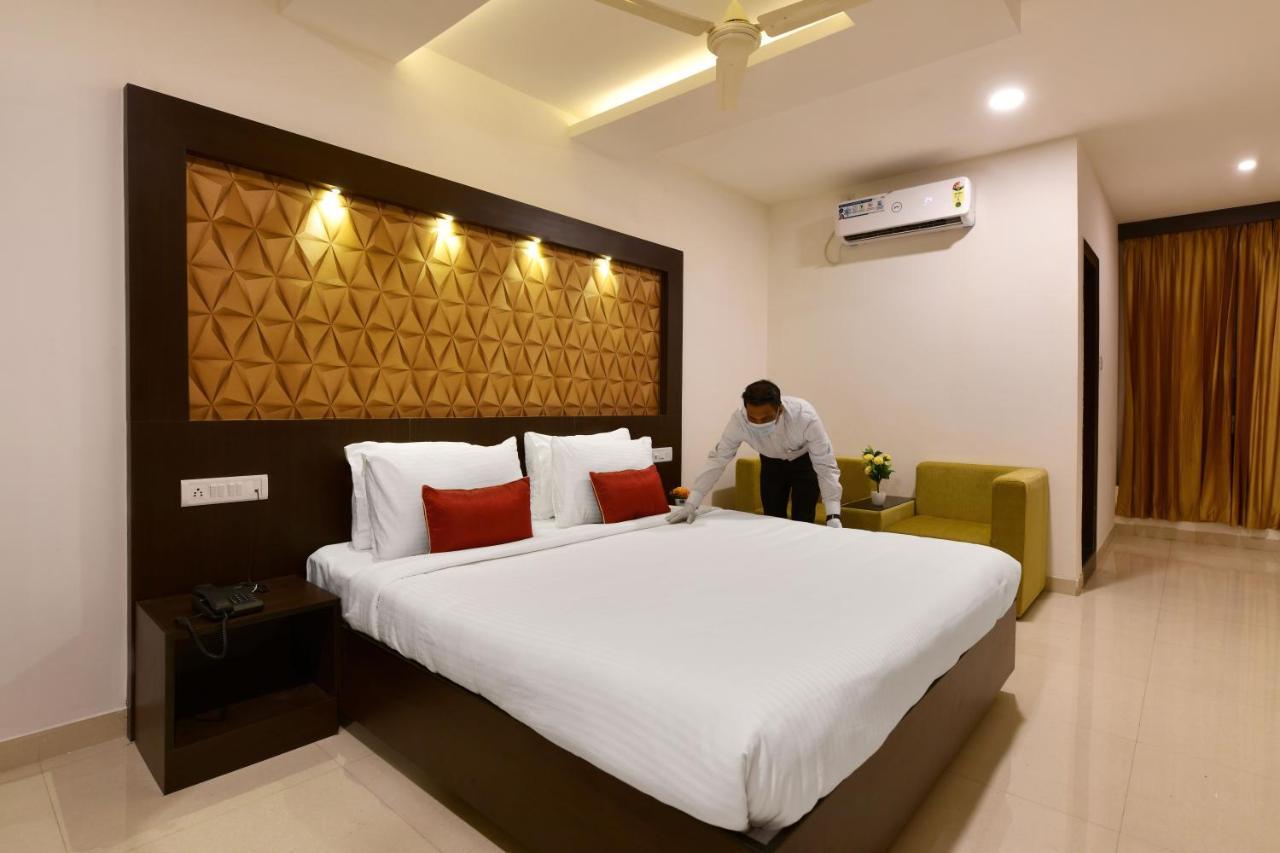 Hotel Bv Colours By Rivido, Begur Main Road Bangalore Eksteriør billede